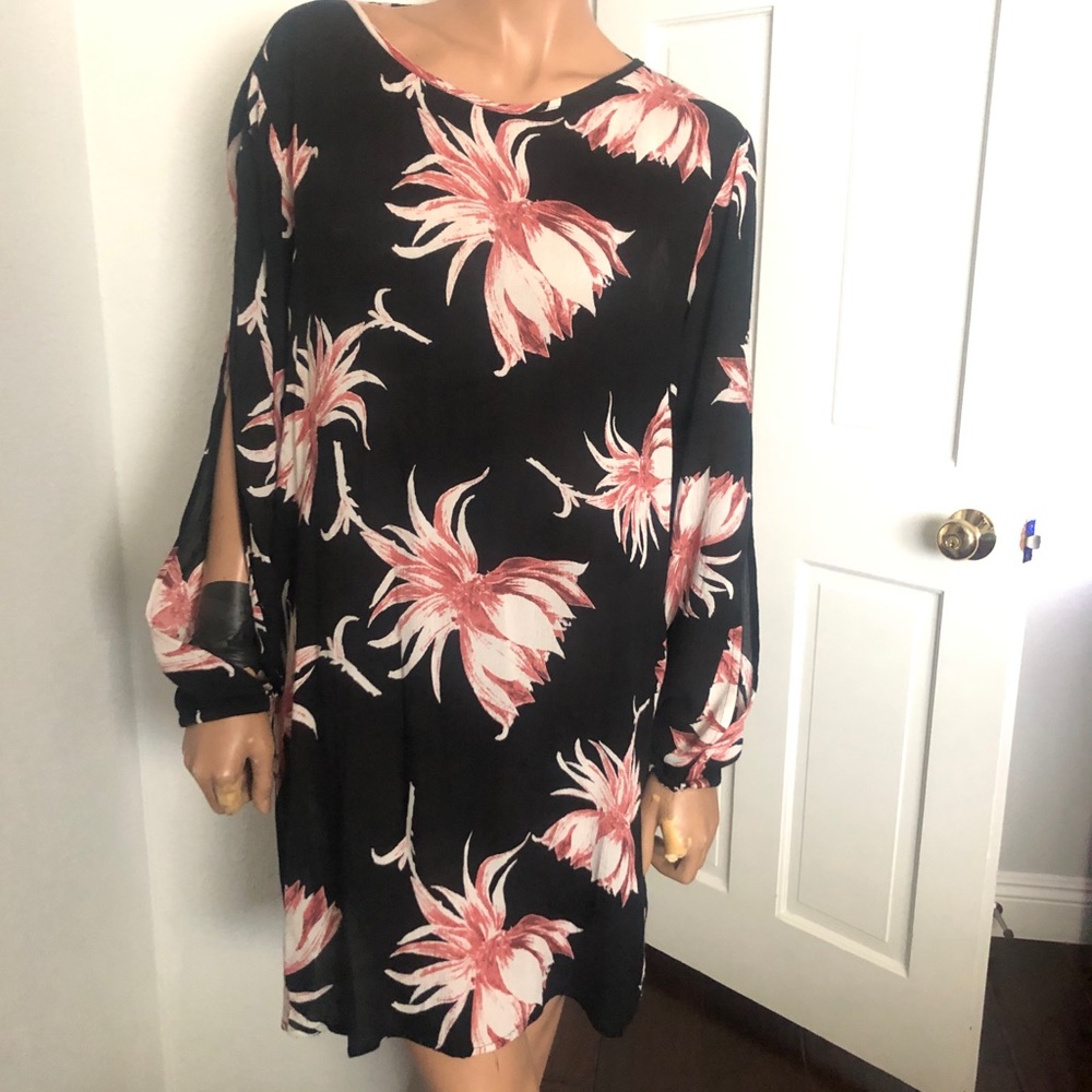 Woman’s Roxy summer dress